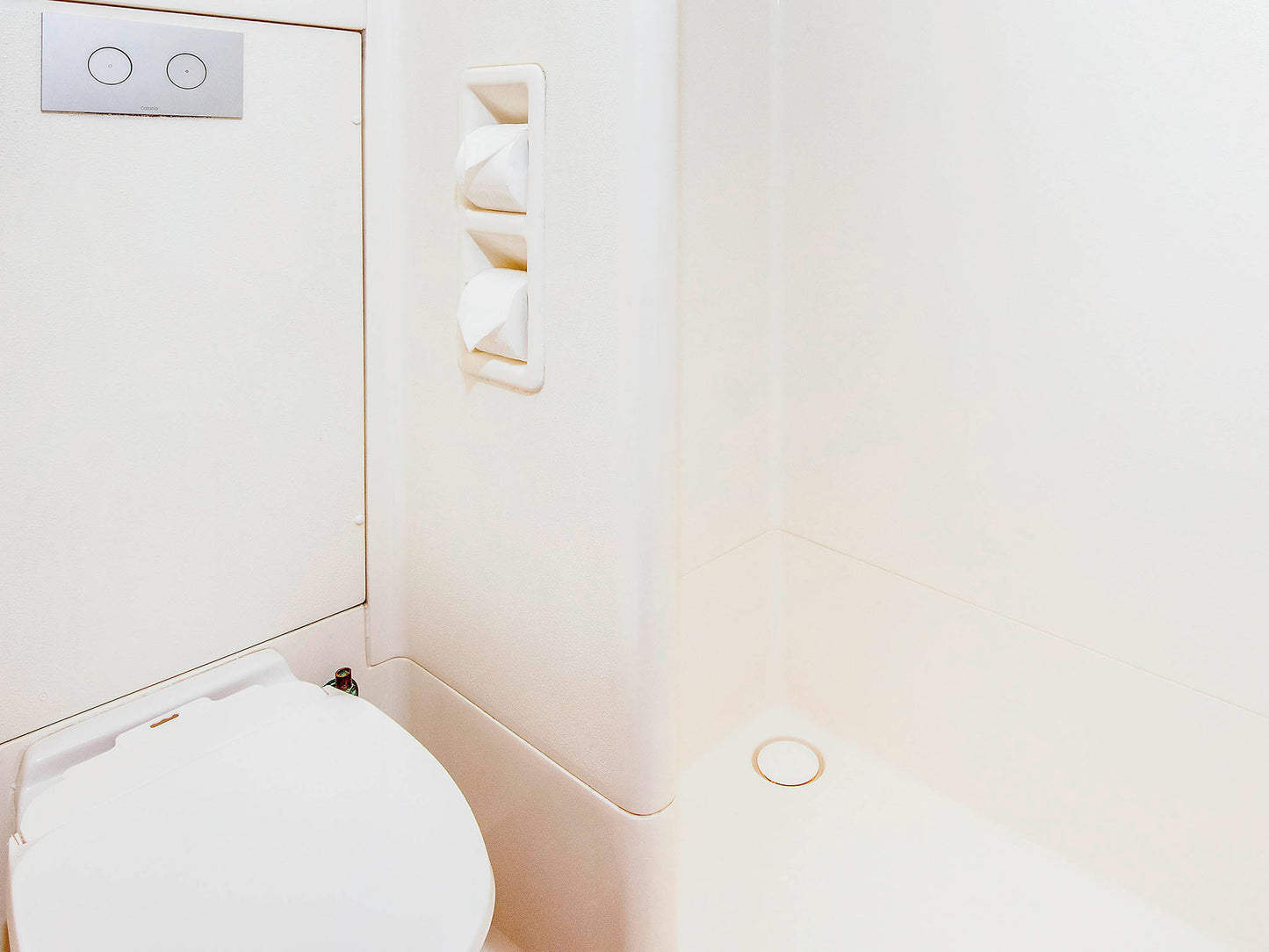 Gong Ride Accomodation - Ibis Queen plus Bunk Room